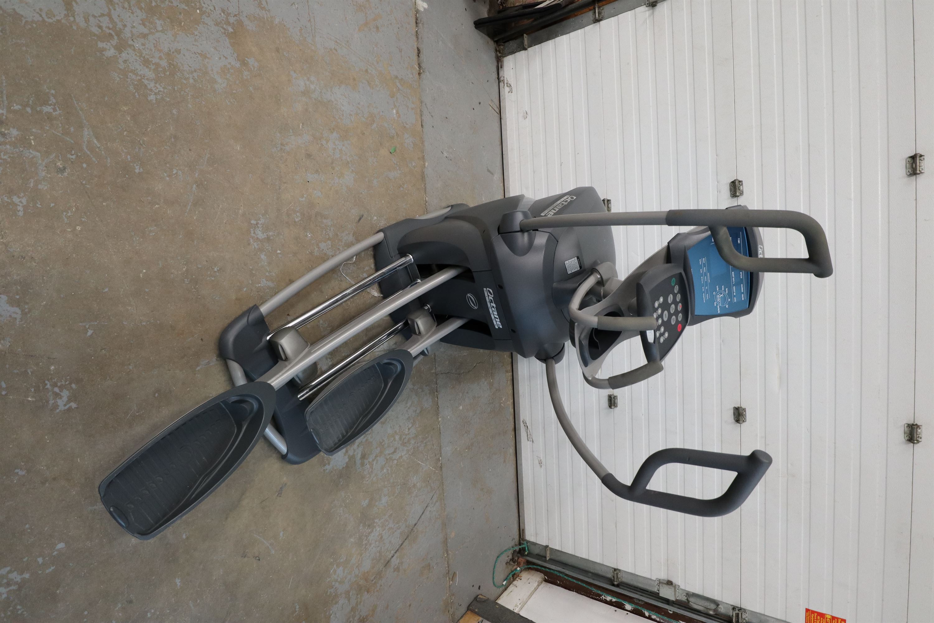 Used Octane Fitness Q37e F07093 Elliptical