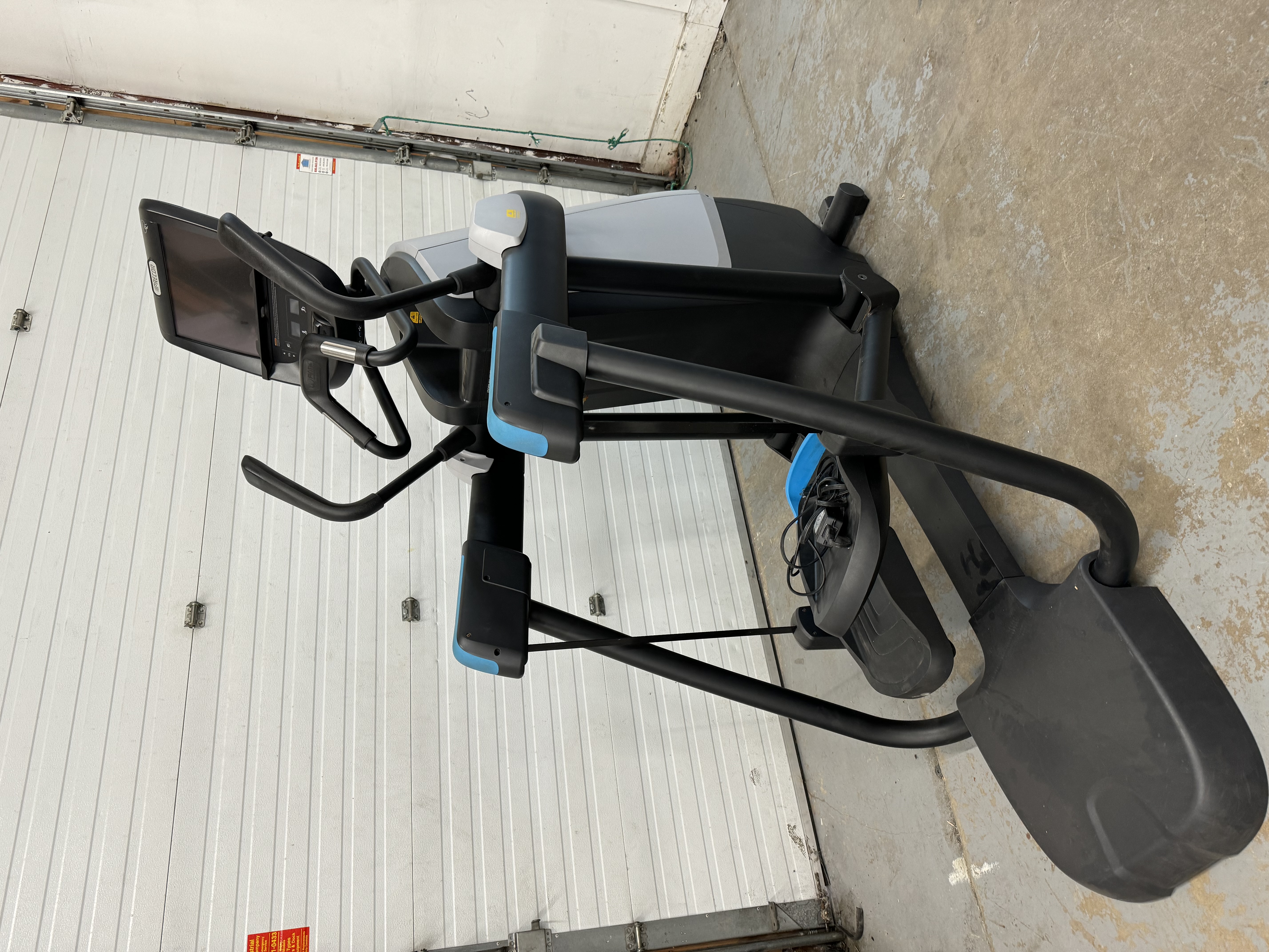 Used Precor AMT 885 w/ P82 Console Adjustable Stride Elliptical