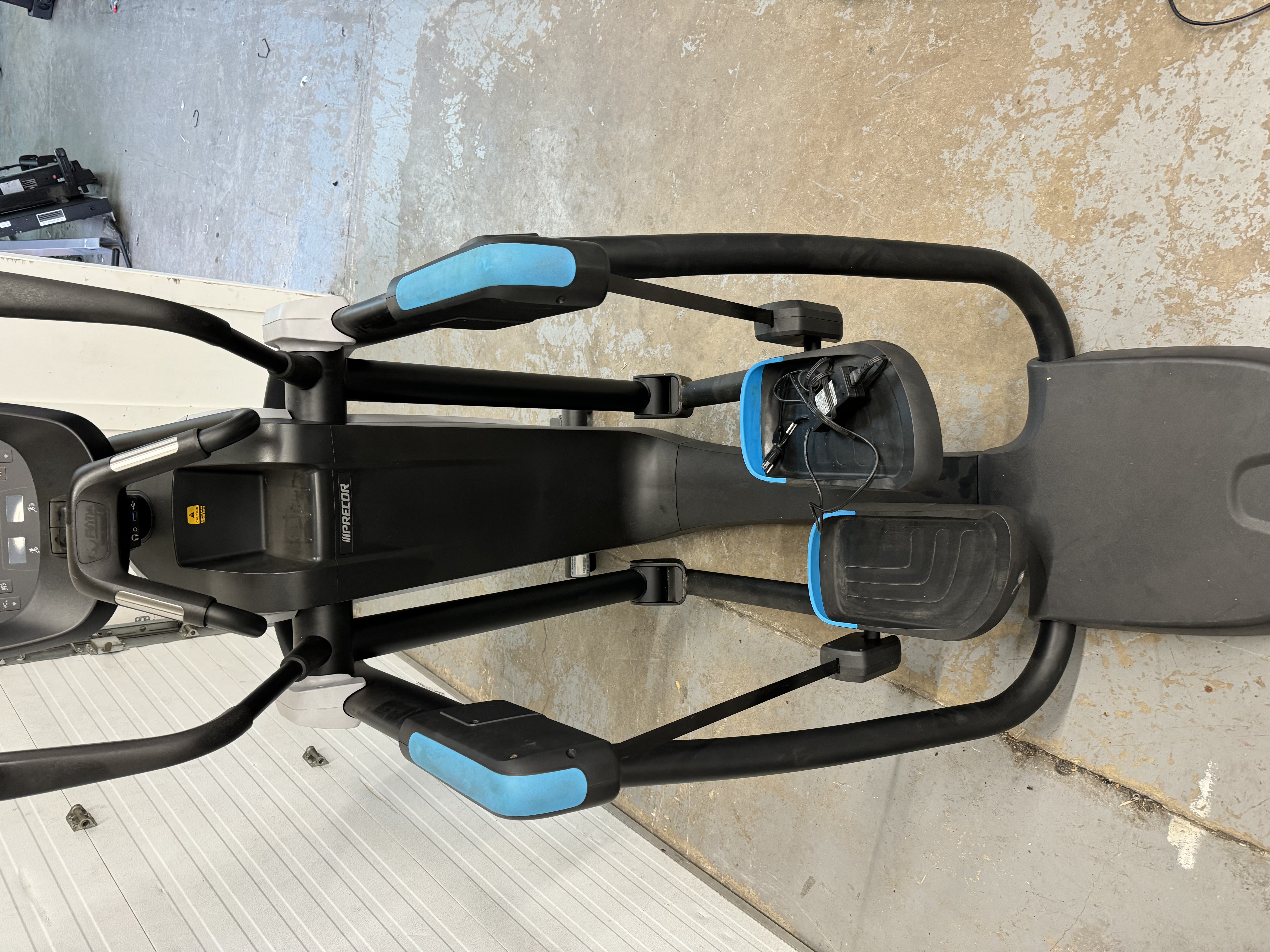 Used Precor AMT 885 w/ P82 Console Adjustable Stride Elliptical