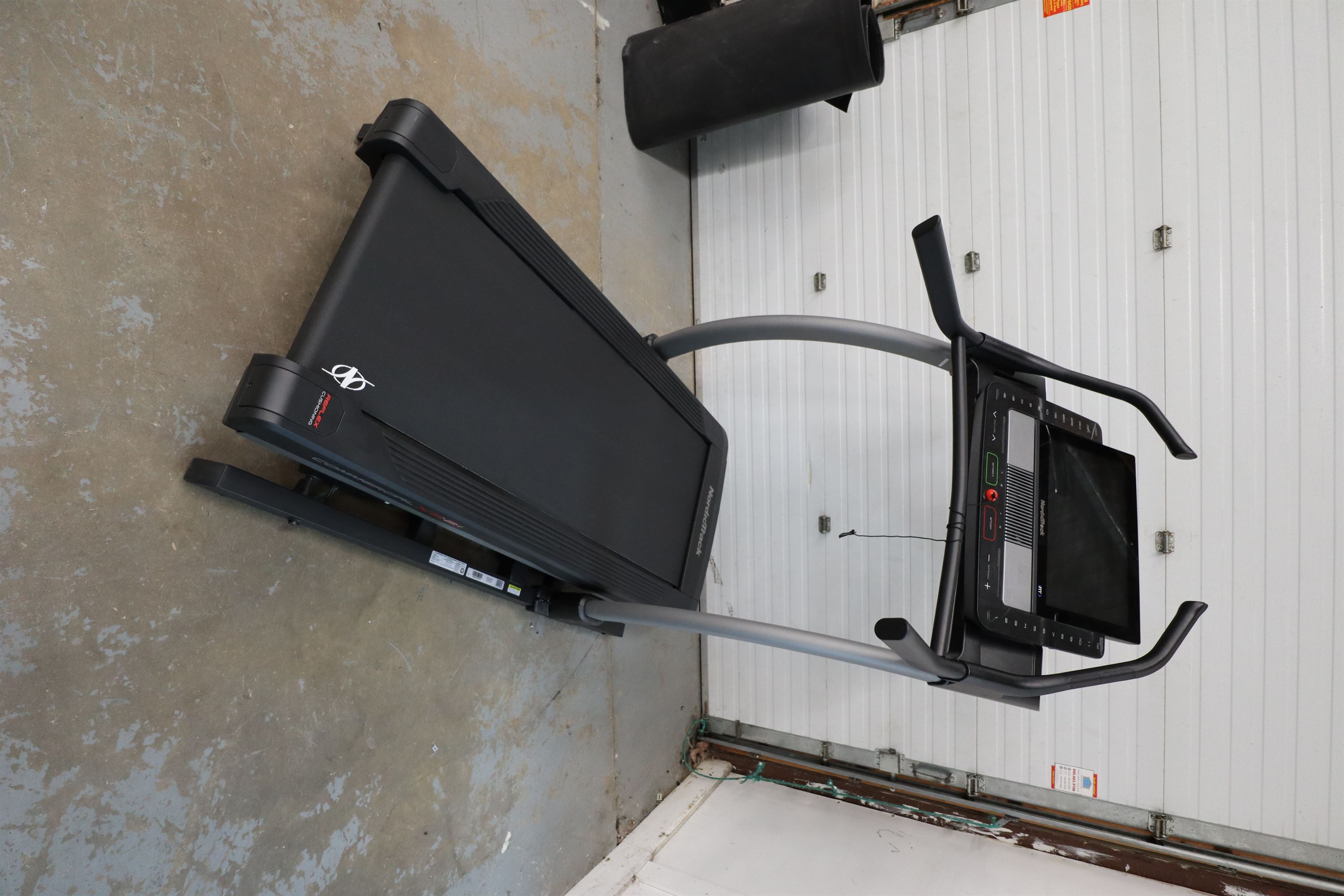 Used NordicTrack X22i Incline Trainer NTL29221 Non Folding Treadmill